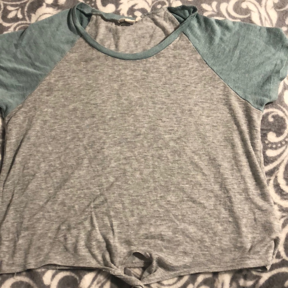 A cute cropped shirt